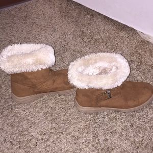 Winter boots. Comfy, and stylish.